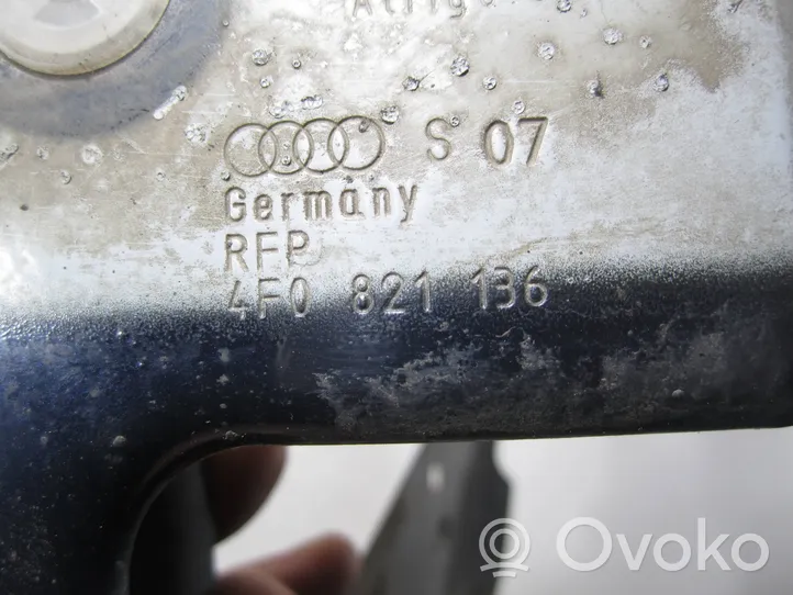 Audi A6 S6 C6 4F Fender mounting bracket 4F0821136