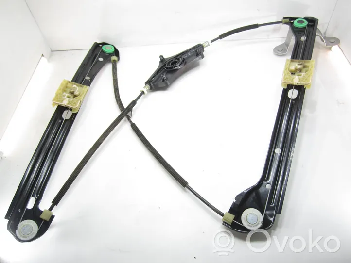 Volkswagen Golf VII Front door window regulator with motor 5G4837461H