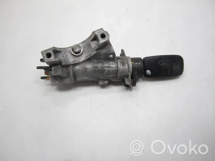 Audi A4 S4 B5 8D Verrouillage de commutateur d'allumage 4B0905851