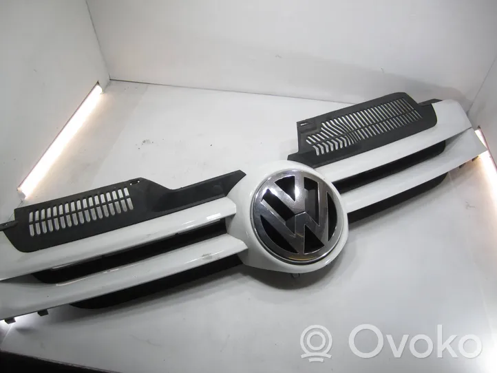 Volkswagen Golf V Front bumper upper radiator grill 
