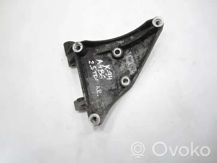 Audi A4 S4 B6 8E 8H Support de générateur / alternateur 059260885F