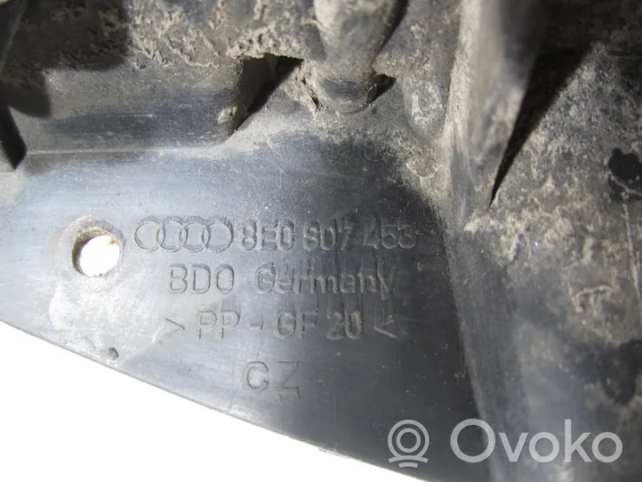 Audi A4 S4 B6 8E 8H Aizmugurējā bufera montāžas kronšteins 8E0807453