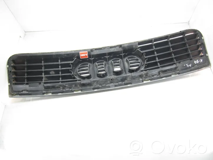 Audi A4 S4 B6 8E 8H Передняя решётка 8E0853651F