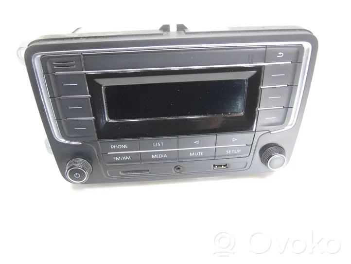 Volkswagen Caddy Radio/CD/DVD/GPS head unit 7F0035153