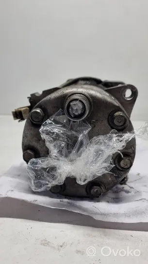 Volkswagen PASSAT B3 Air conditioning (A/C) compressor (pump) 5202807004