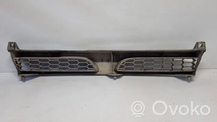 Nissan Sunny Front grill 6231050C00