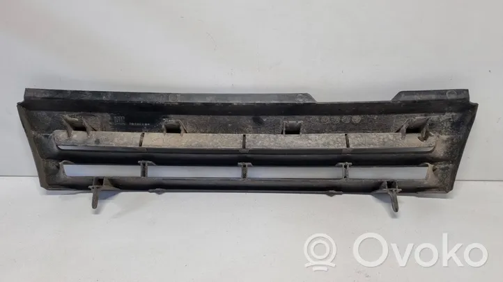 Opel Vectra A Maskownica / Grill / Atrapa górna chłodnicy 90287108