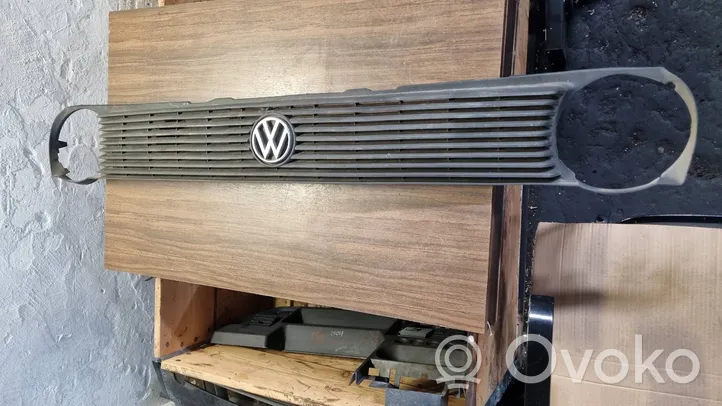 Volkswagen Transporter - Caravelle T3 Grille de calandre avant 