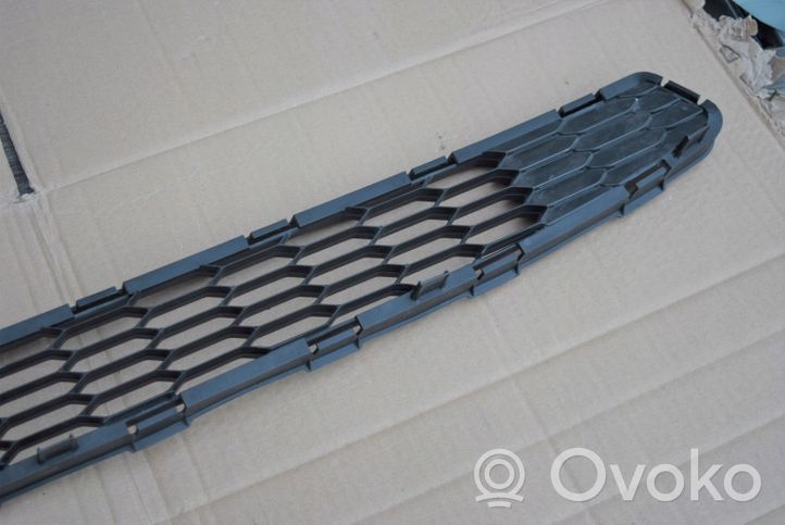 Nissan Leaf I (ZE0) Grille inférieure de pare-chocs avant 622563NF5A