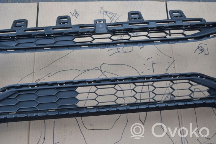 Volkswagen Up Maskownica / Grill / Atrapa górna chłodnicy 1S0853677F