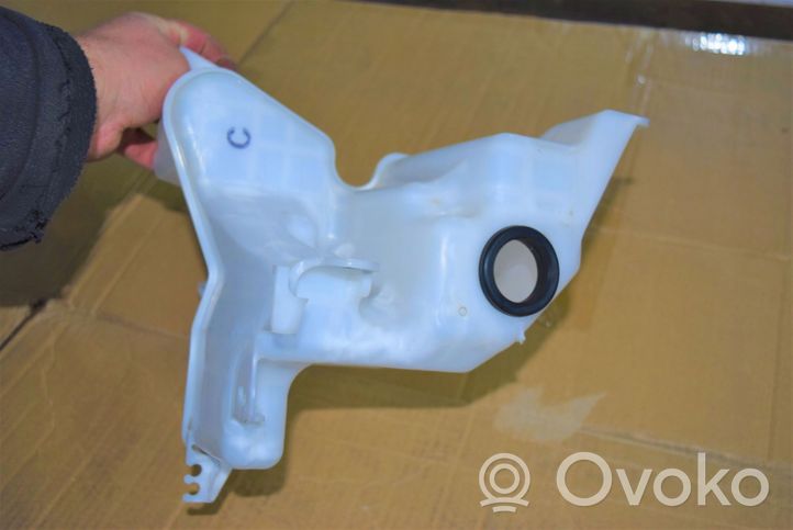 Toyota RAV 4 (XA50) Réservoir de liquide lave-glace 060851665