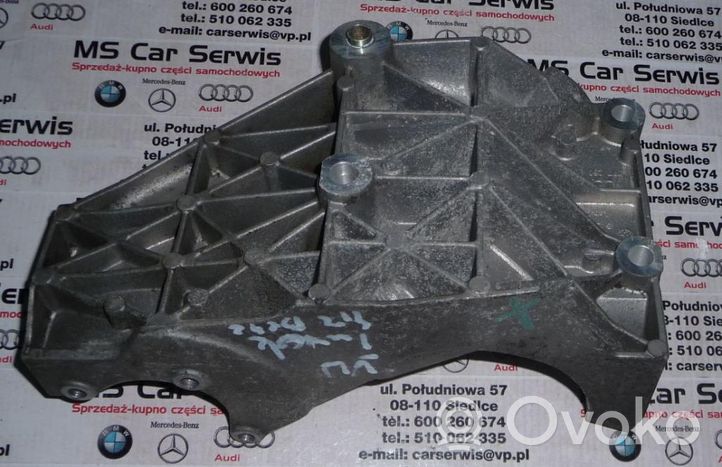 Volkswagen Touareg I Engine mounting bracket 077260885M