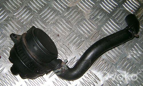 Audi A8 S8 D3 4E Separatore dello sfiato dell’olio 