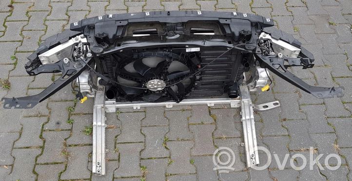 BMW 2 F44 Radiatorių panelė (televizorius) 