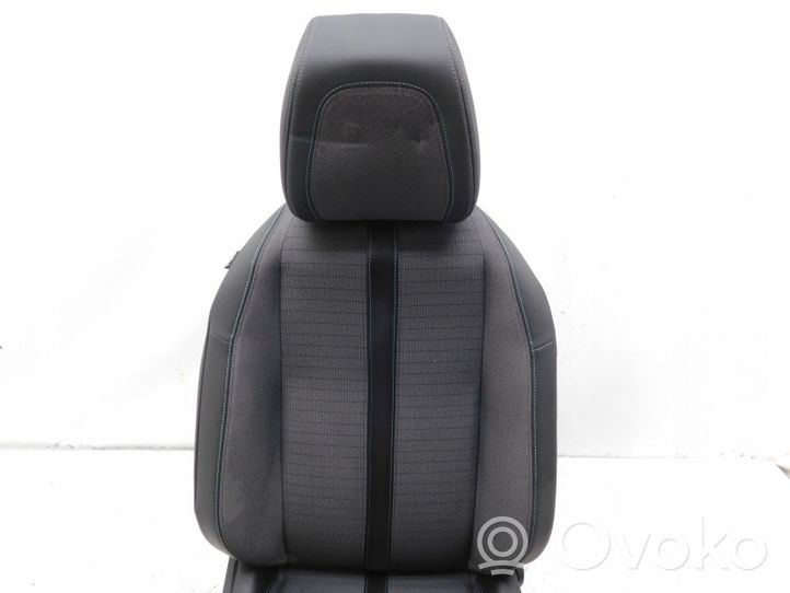 Peugeot 2008 II Front passenger seat 