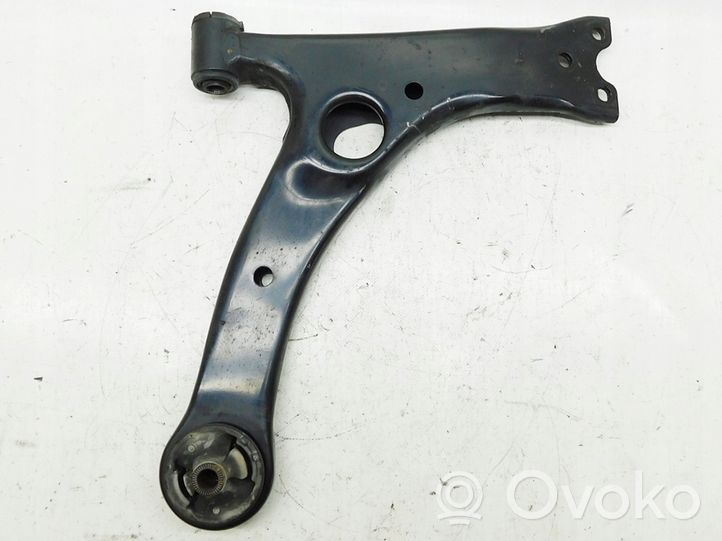 Toyota Corolla Verso AR10 Fourchette, bras de suspension inférieur avant 486550F010