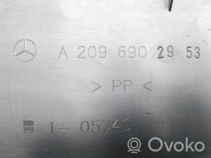 Mercedes-Benz CLK A209 C209 Bagažinės slenksčio apdaila A2096902953