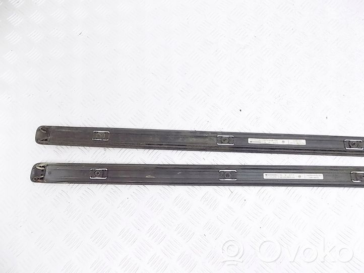 Volkswagen Touareg I Roof bar rail 7L6860181F