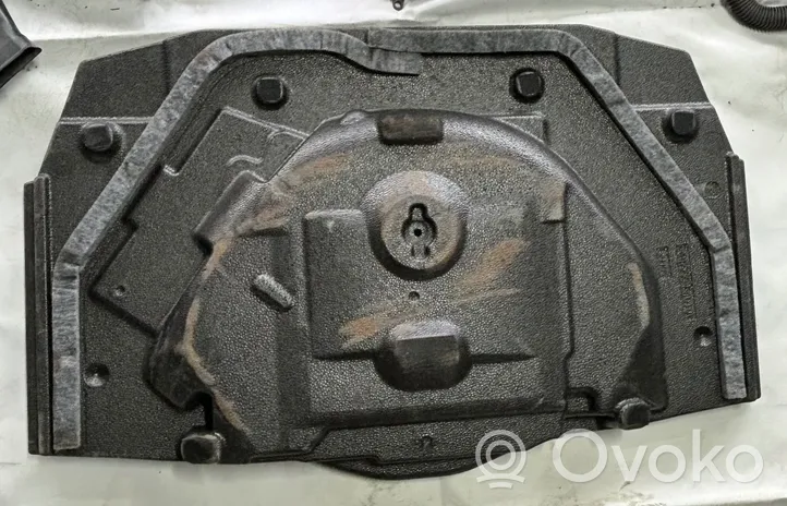 Toyota C-HR Boîte à outils 64777F4010