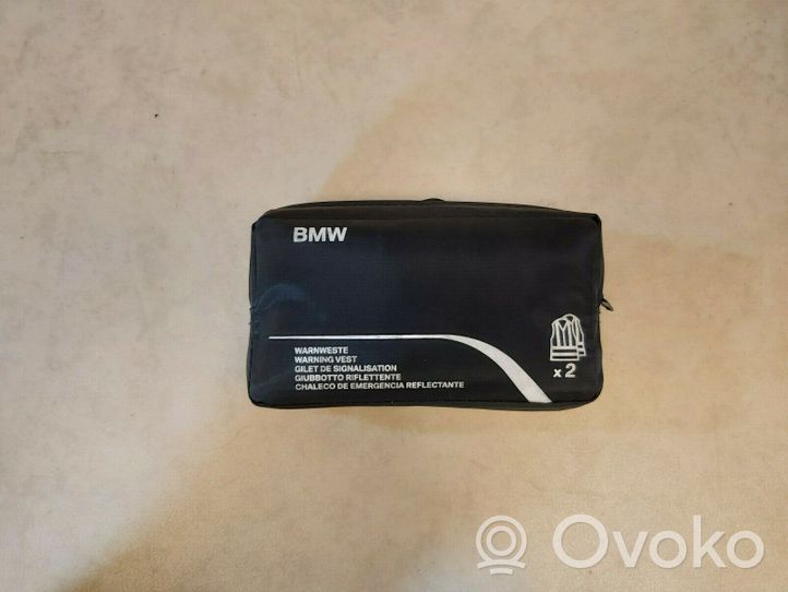 BMW 5 G30 G31 Emergency warning sign 82262288693