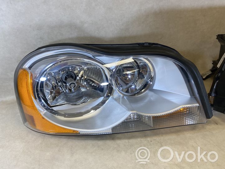 Volvo XC90 Lampa przednia 30764397