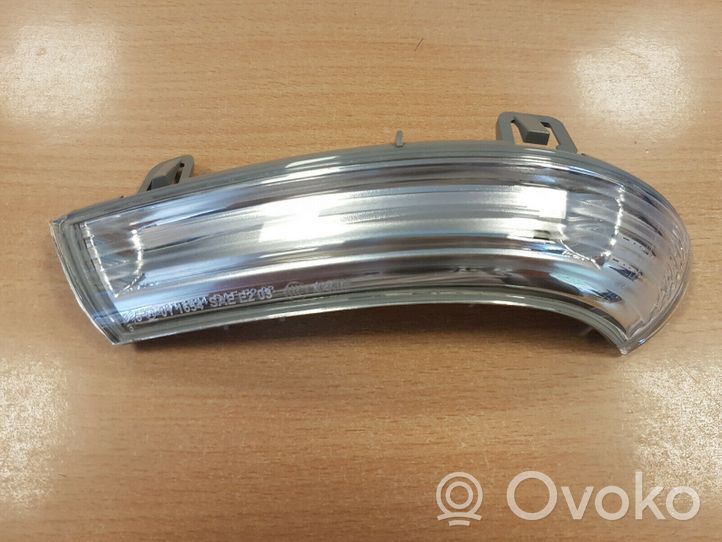 Volkswagen Jetta VI Mirror indicator light 3003101