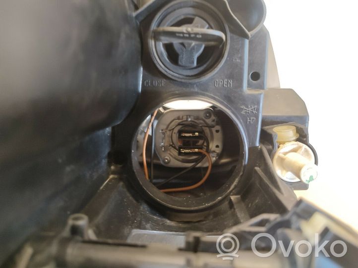 Porsche Cayenne (9PA) Lampa przednia 95563115731