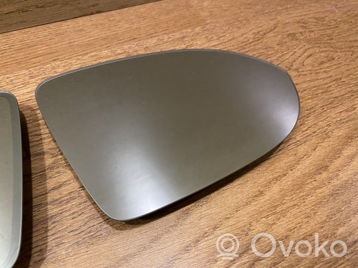 Volkswagen PASSAT B8 Wing mirror glass 3G0857521A