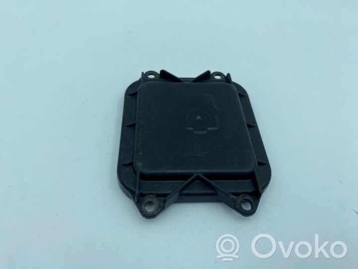 BMW X5 E70 Cache-poussière de phare avant 63117295702