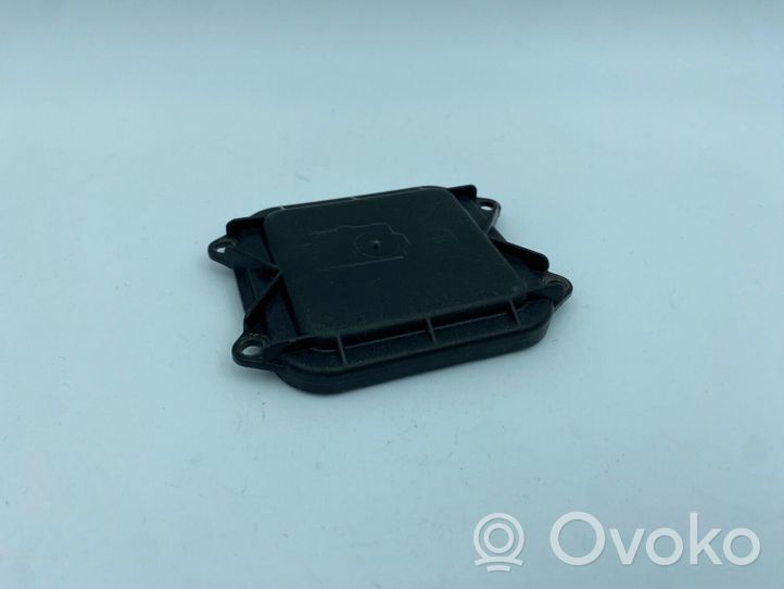 BMW X5 E70 Cache-poussière de phare avant 63117295702