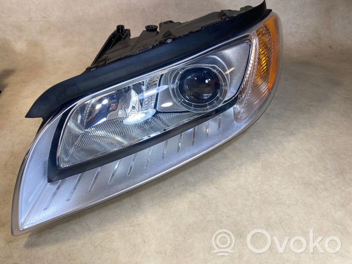 Volvo S80 Priekinių žibintų komplektas 31214347