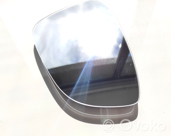 Volkswagen Golf VI Wing mirror glass 3C8857522C