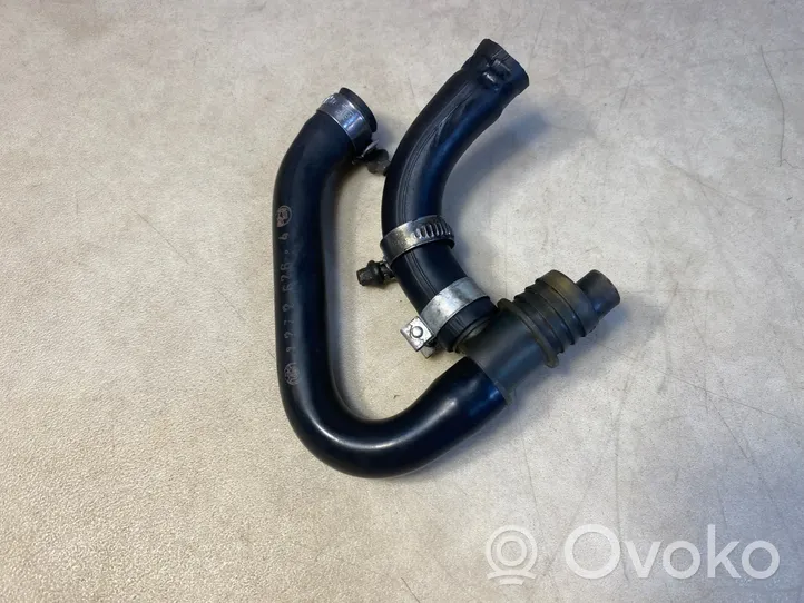 BMW 7 E23 Engine coolant pipe/hose 11631272626