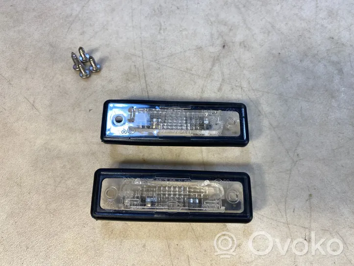 BMW 7 E23 Lampa oświetlenia tylnej tablicy rejestracyjnej 63261354665