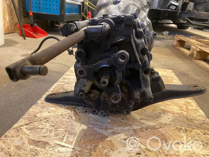 BMW 7 E23 Mechaninė 5 pavarų dėžė 23001220587