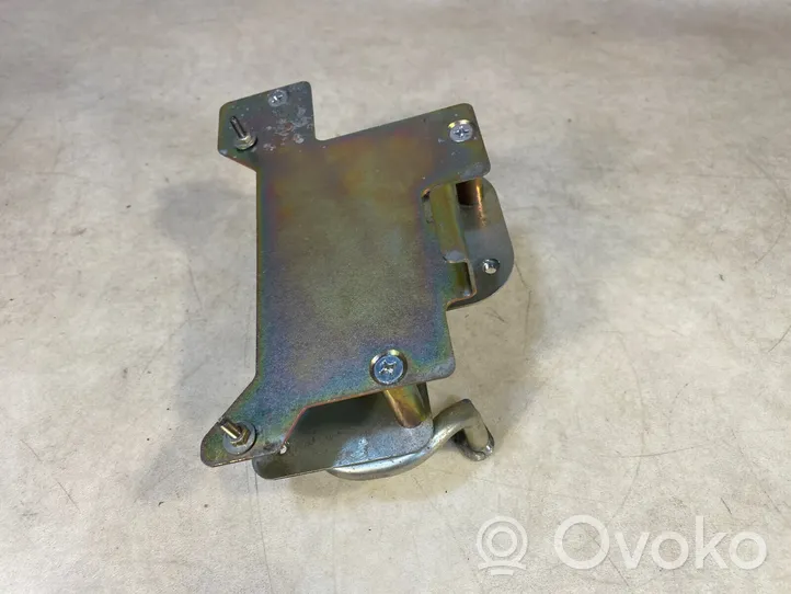 Mercedes-Benz G W461 463 Supporto centralina motore A4635405173