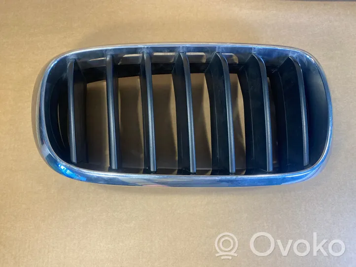 BMW X5 F15 Maskownica / Grill / Atrapa górna chłodnicy 7316076