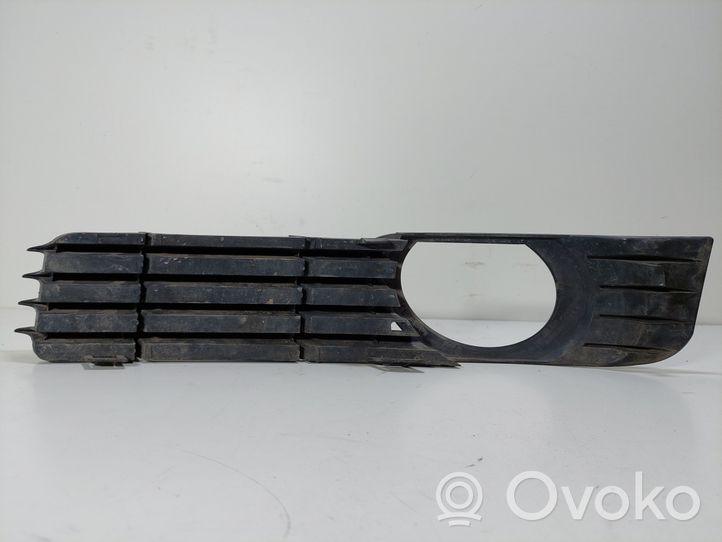 Audi A8 S8 D3 4E Grille antibrouillard avant 4E0807682A