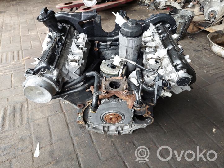 Audi A4 S4 B6 8E 8H Moottori AYM