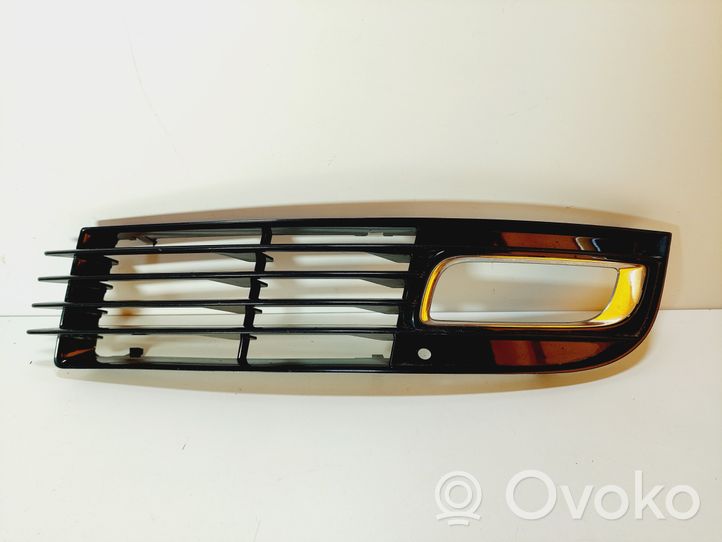 Audi A8 S8 D3 4E Grille antibrouillard avant 4E0807681AM