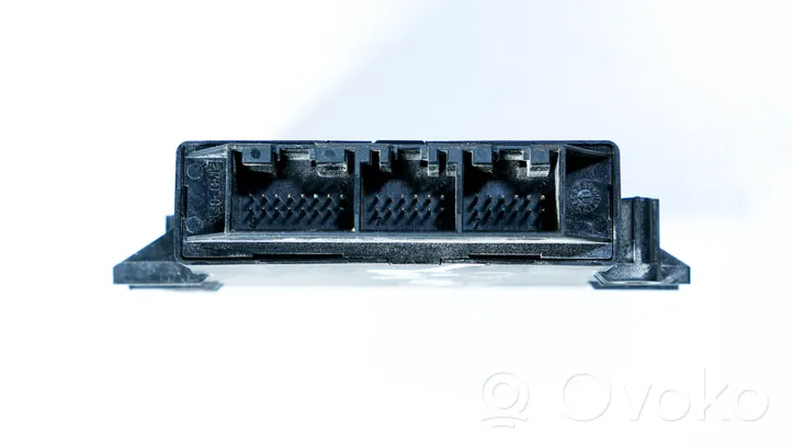 Audi A6 S6 C5 4B Pysäköintitutkan (PCD) ohjainlaite/moduuli 8E0919283