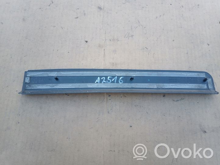 Audi A3 S3 8P Takaoven kynnyksen suojalista 8P4853558C