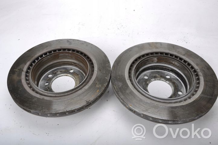 BMW 3 E92 E93 Set dischi freno e pinze 