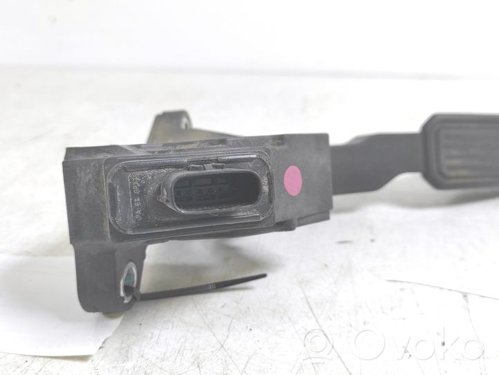 Toyota Avensis T270 Accelerator throttle pedal 78110-02020