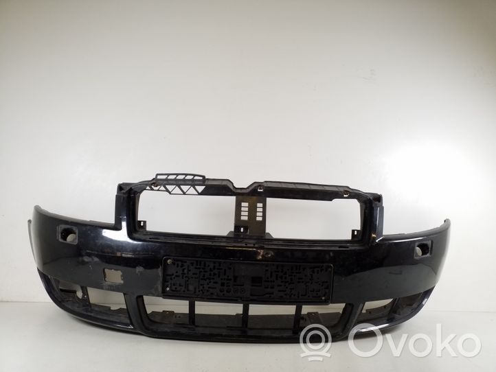 Audi A4 S4 B6 8E 8H Priekšējais bamperis 8H0807437