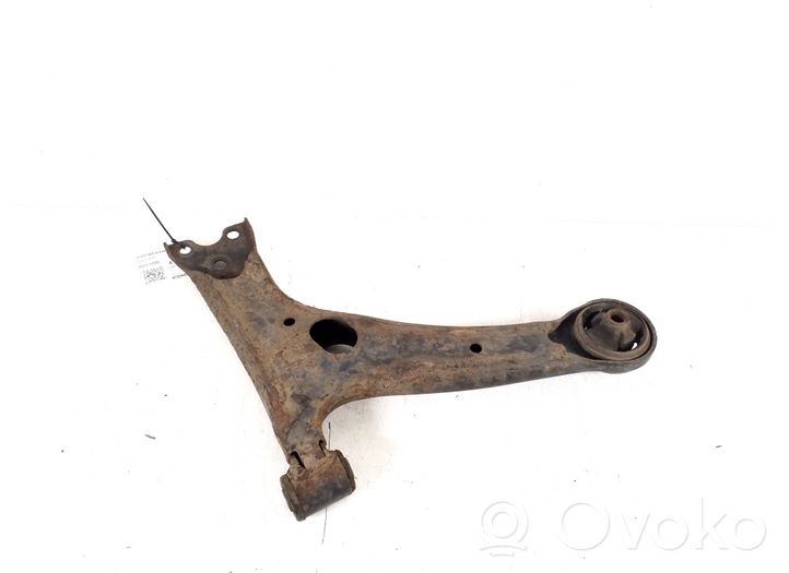 Toyota Corolla E120 E130 Braccio di controllo sospensione anteriore inferiore/braccio oscillante 48069-02080