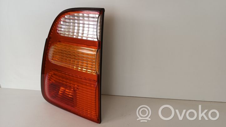 Toyota Land Cruiser (J100) Lampy tylnej klapy bagażnika 