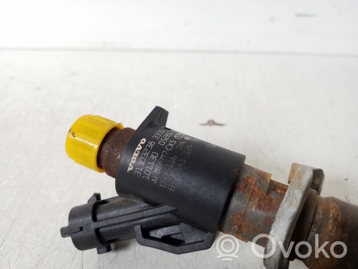 Volvo V60 Injecteur de carburant 31303238