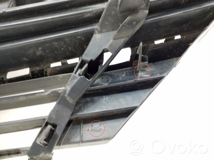 Toyota Verso Grille de calandre avant 531110F060