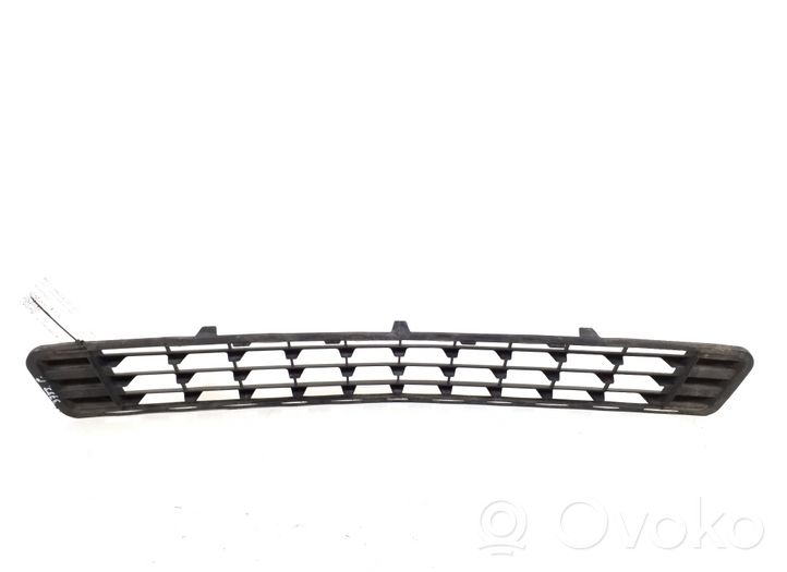 Mercedes-Benz C W204 Grille inférieure de pare-chocs avant A2048850023